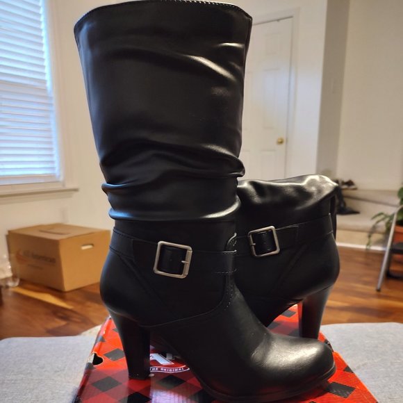 Boots - Picture 1 of 3